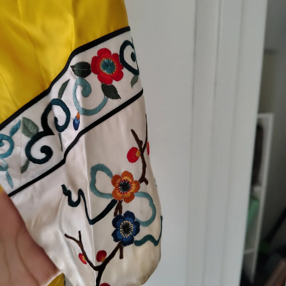 Vintage Floral Embroidered Silk Kimono - Picture 10 of 12